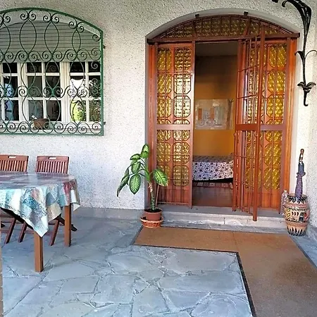 Rustic Chic Casa Salva ベッド・アンド・ブレックファスト モリネッラ